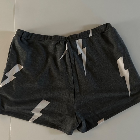 Leli"s Collection - Vanilla Sky Bolt Shorts - Size M - NEW With Tags. - Picture 2 of 11